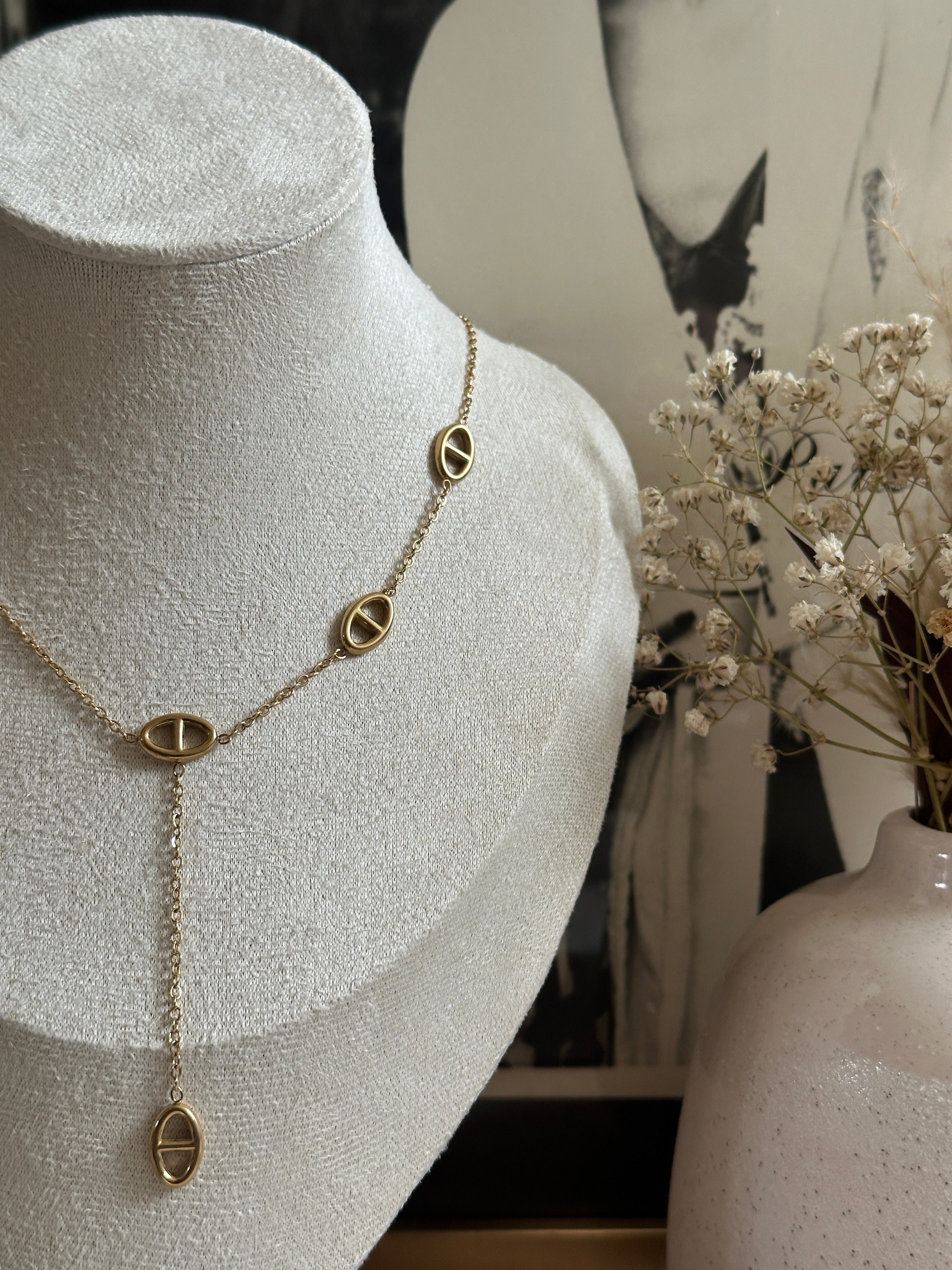 New co - Collier Albane