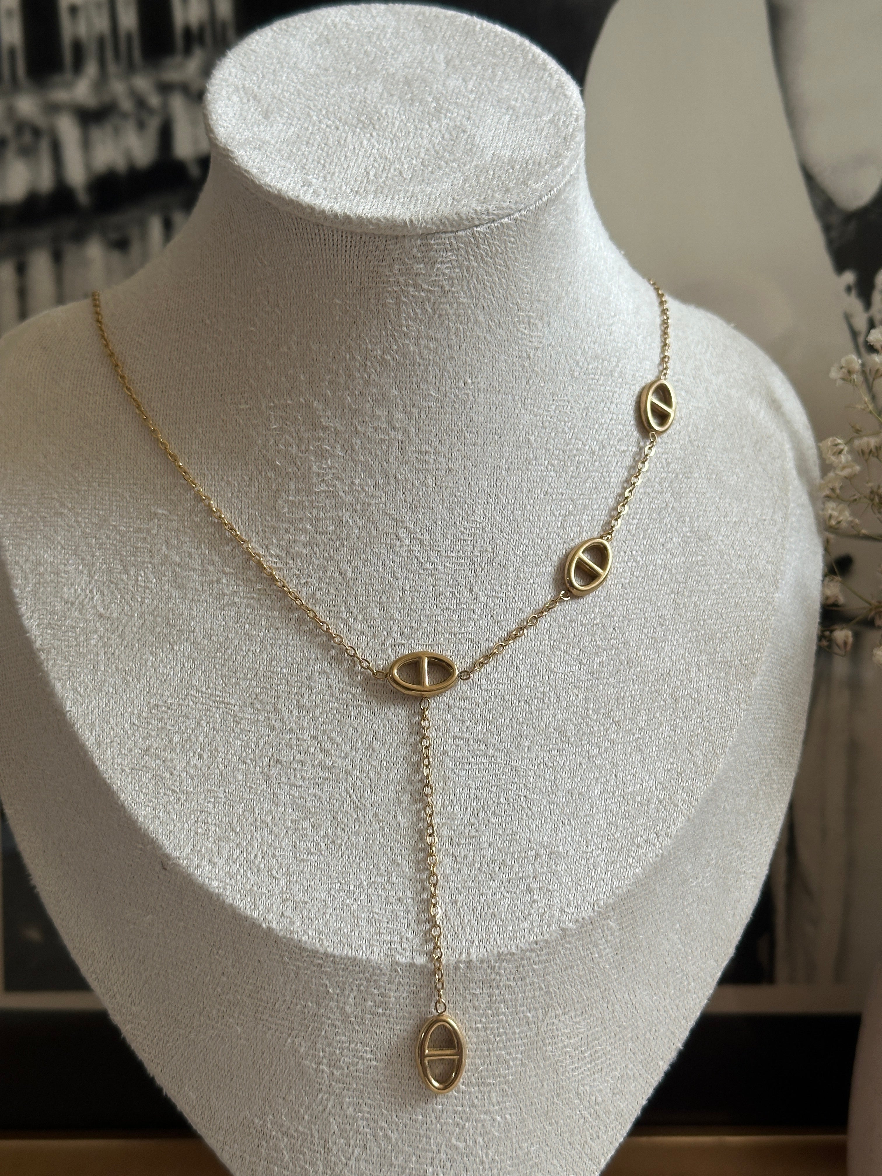 New co - Collier Albane