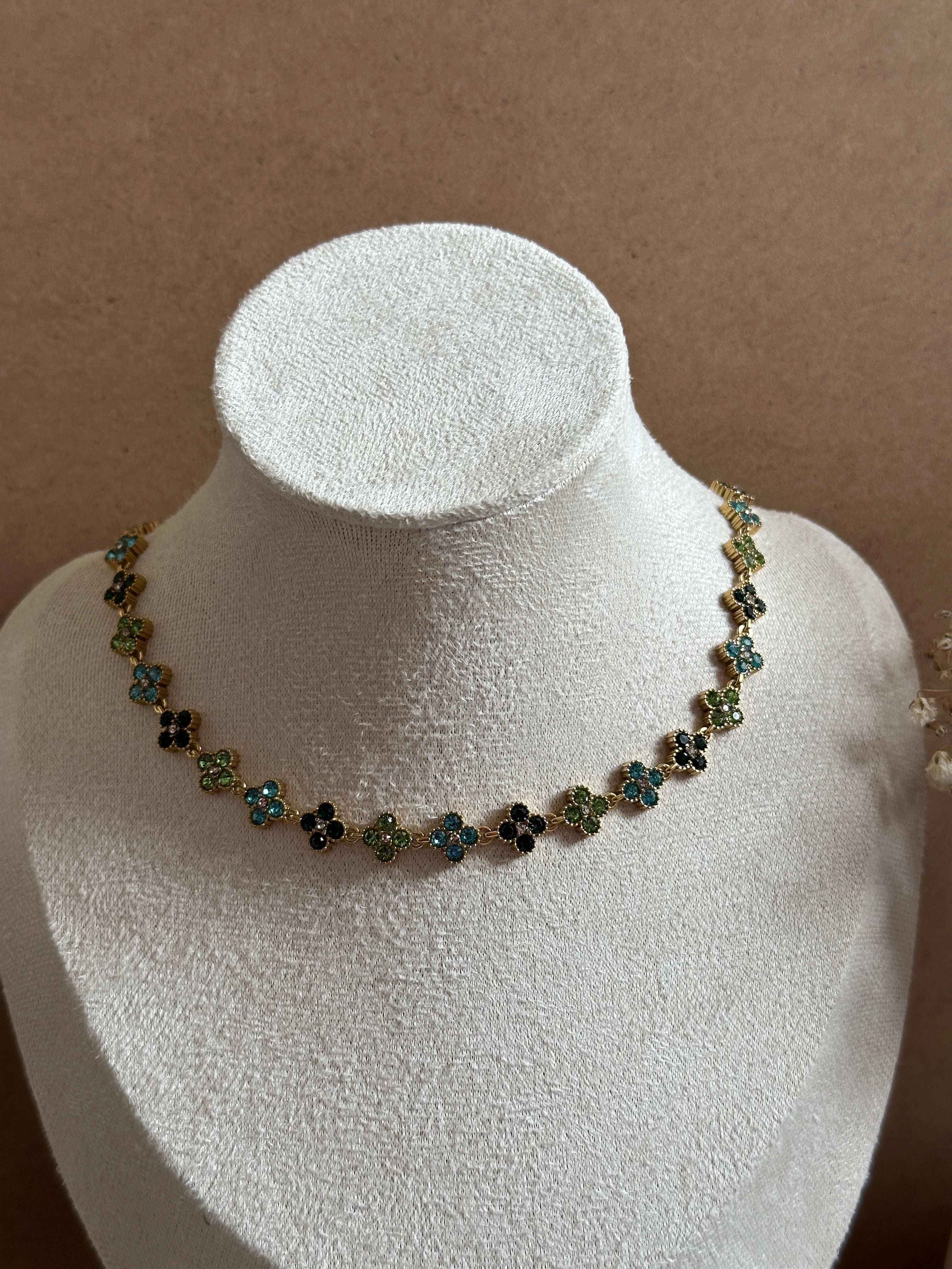 New co - Collier Mel'